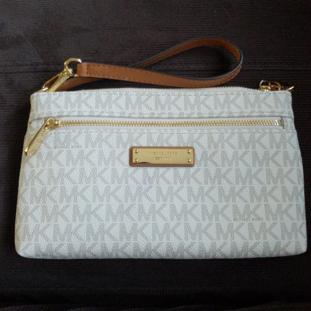 Vanilla Michael Kors Wristlet